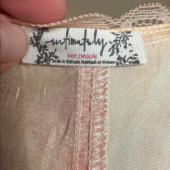 Free People Moonbeams Laced Ruffle Robe pastel colors size S-L - Picture 10 of 13